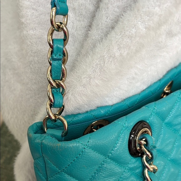 Kate Spade  satchel Crossbody bag Quilted leather Turquoise braided Chain Strap - Picture 4 of 16